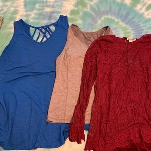 1x shirt bundle, 2 tanks 1 long sleeve #143